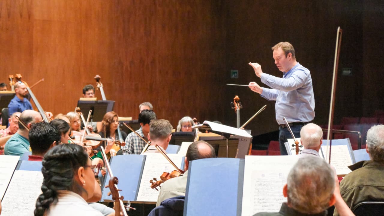 David Reiland dirigirá la Orquesta Filarmónica de la CDMX desde 2027