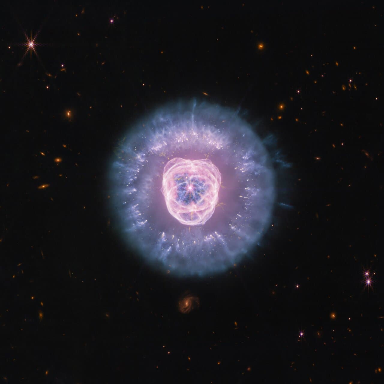 El telescopio James Webb retrata la Nebulosa del León con nuevo detalle